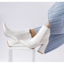 Abelinan valkoiset nilkkurit valkoinen 1