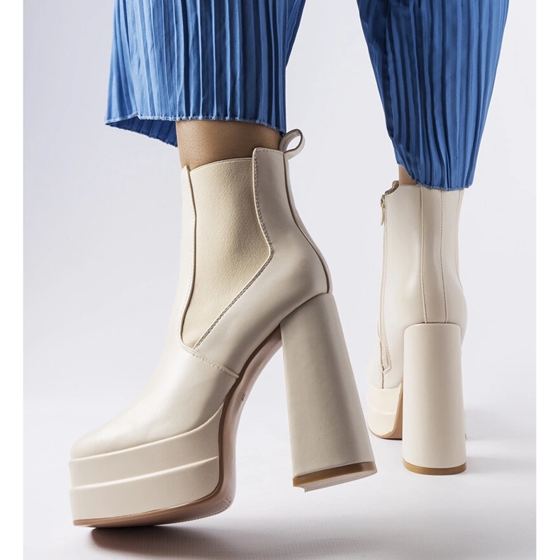 Copertino beigenväriset korkokengät 1