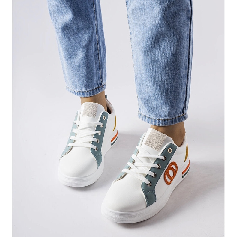 Inna Passaicin valkoiset lenkkarit värillisillä lisäkkeillä valkoinen 2