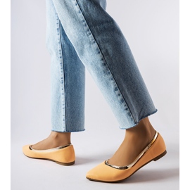 Vittorion oranssit teräväkärkiset ballerinat 1