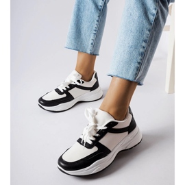 Diegon mustavalkoiset kengät käärmeennahkaisella aksentilla valkoinen 1