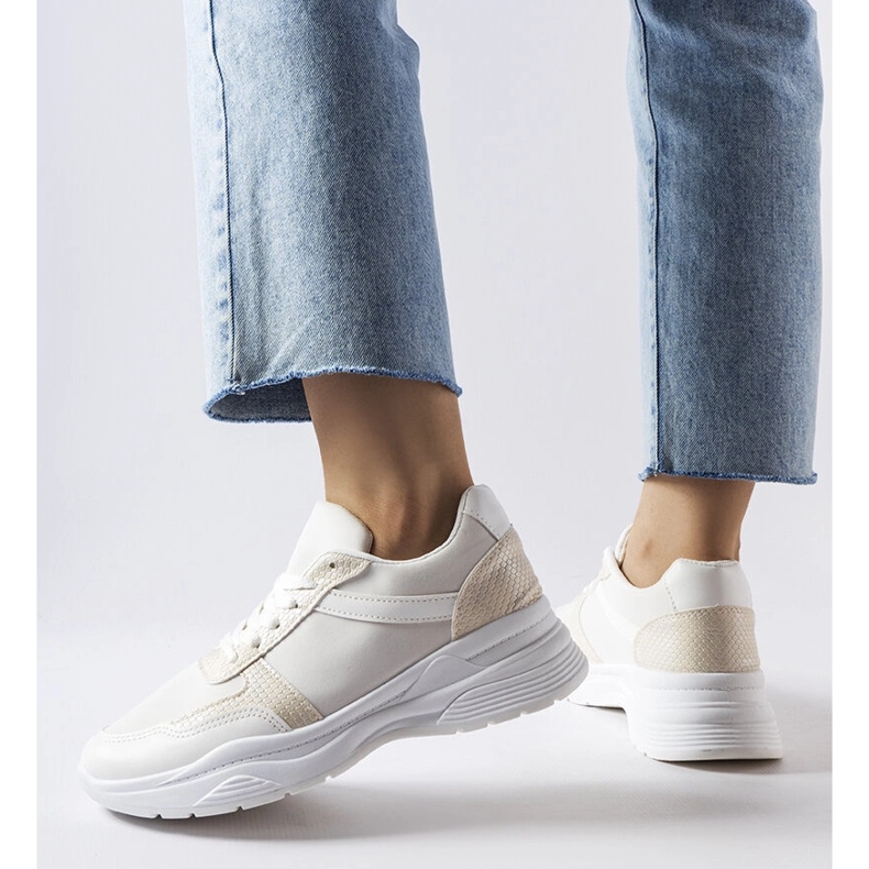 Diegon valkoiset tennarit käärmeennahkakoristeilla valkoinen 1