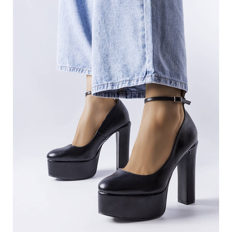 Hervén mustat korkokengät 1