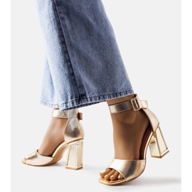 Marlensin kultaiset sandaalit kultainen 1