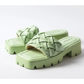 Loran vihreät liukumäet traktorin pohjassa 1