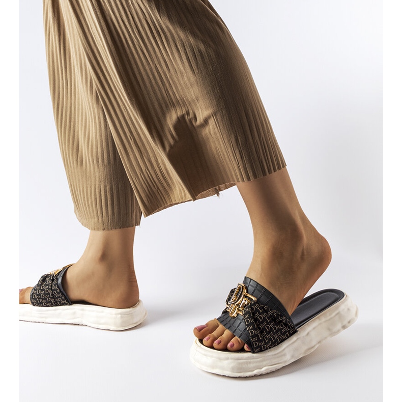 Bérardin mustat kumikoristeet 1