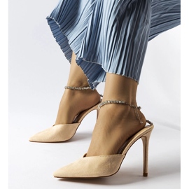 Claude beigenväriset stilettopumput strassilla 1