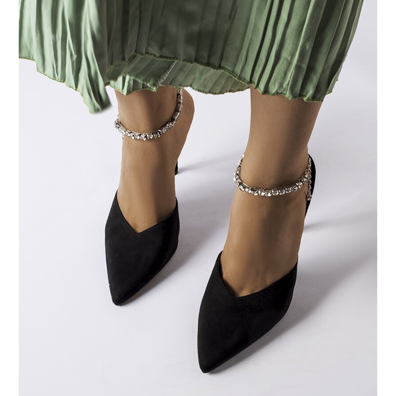 Claude mustat tekojalokivikorkoiset sandaalit 1