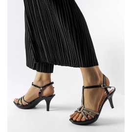 Levanen mustat korkokengät sandaalit kuutioiduilla zirkonioilla 1