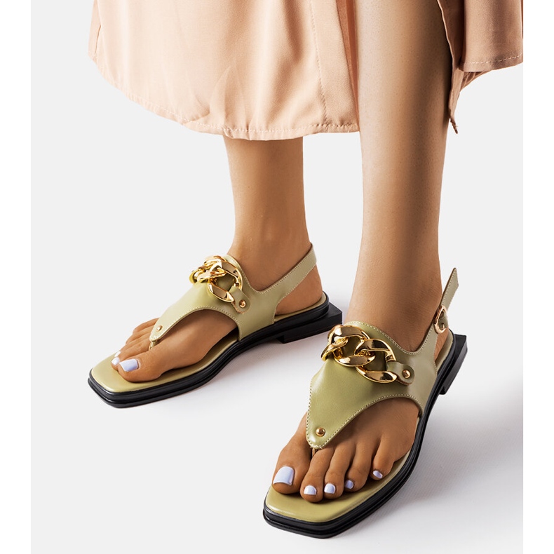 Vihreät varvasandaalit ketjulla Malista 1