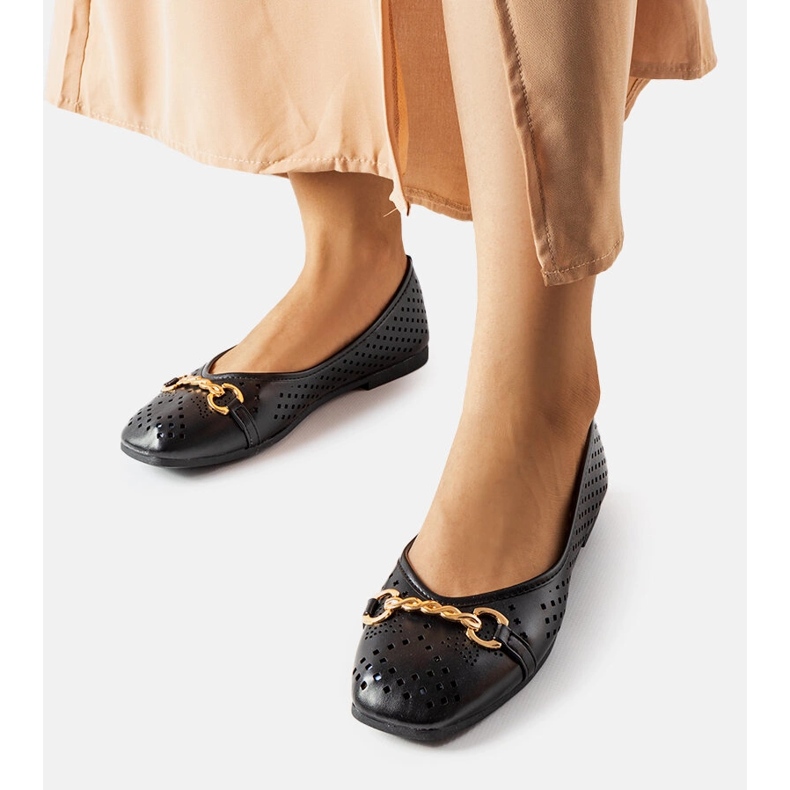 Schiavonen mustat harjakattoiset balerinat 1