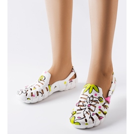 Valkoiset kumiset varvastossut, joissa Finley-kuvio valkoinen 1