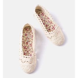 Lasten beigenväriset virkatut balerinat Lisalta 1