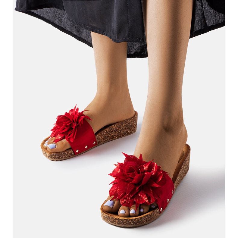 Anjalin punaiset sandaalit, joissa kukka korkkipohjassa punainen 1