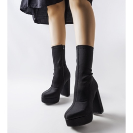 Glusin mustat satiinikengät massiivisessa tolppassa 1