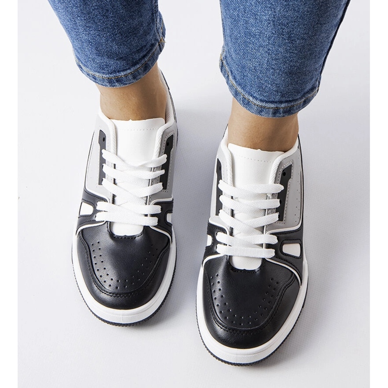 Willsonin mustat urheilulenkkarit 1