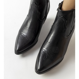 Mustat klassiset cowboysaappaat Gustavilta 1