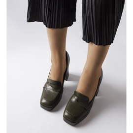 Inèsin tummanvihreät pumput 1