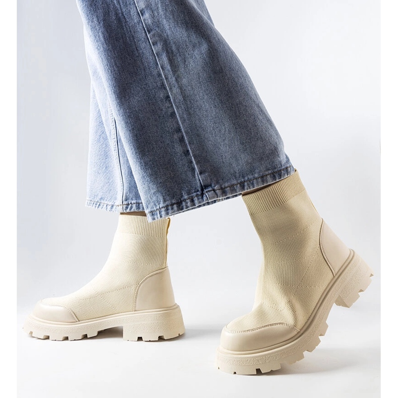 Lonten beigenväriset sukkasaappaat 1