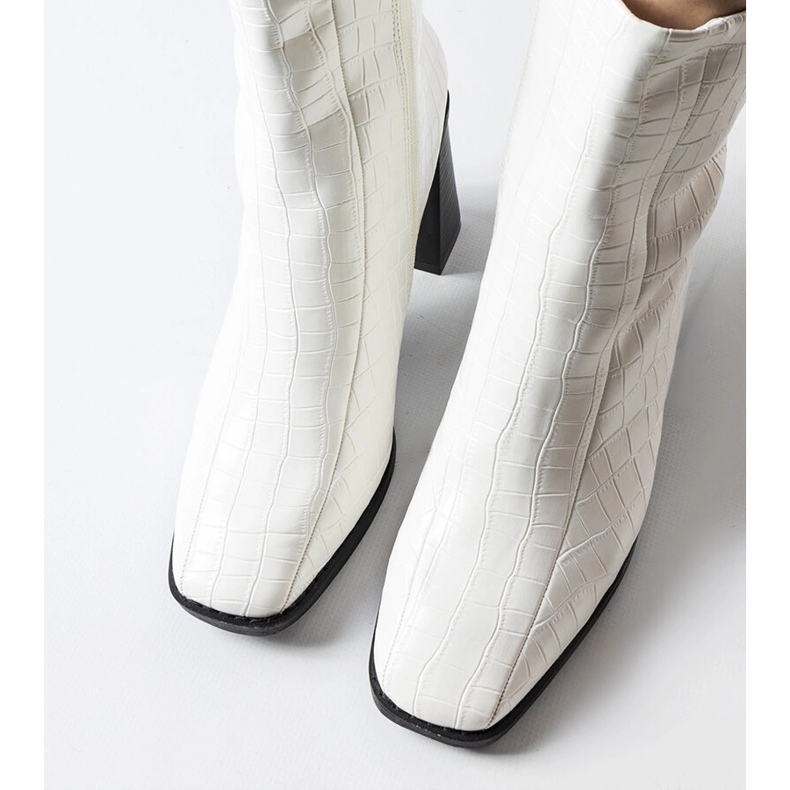 Bellucin valkoiset nilkkurit, joissa on krokotiilin nahkaa valkoinen 1