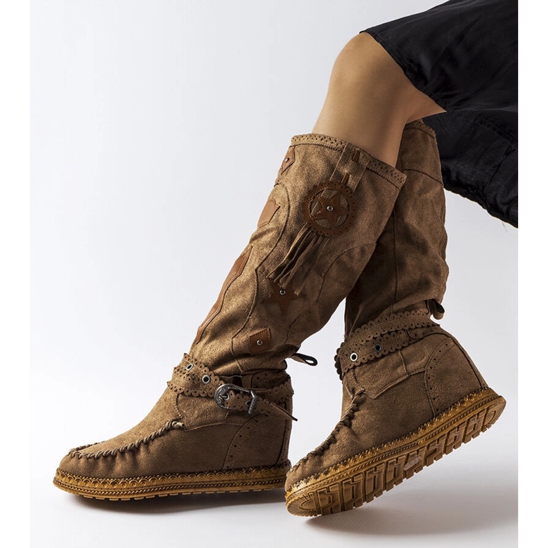 Inna Putignanon tummanruskeat boho-saappaat 1