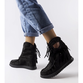 Inna Giudicen mustat kiila saappaat 1