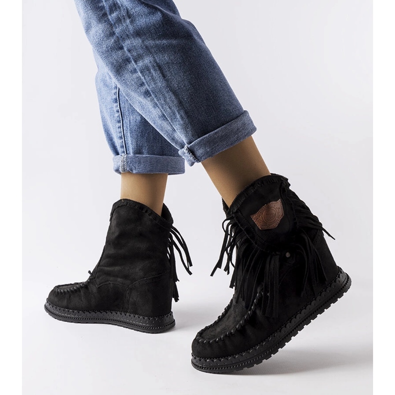 Inna Giudicen mustat kiila saappaat 1