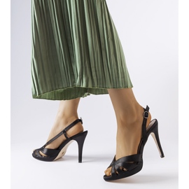 Alpakan mustat sandaalit 1