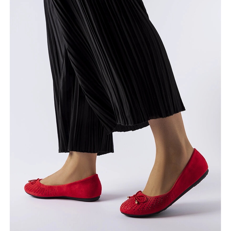 Punaiset ballerinat, joissa Larissan kuutiomainen zirkoniumoksidi punainen 1