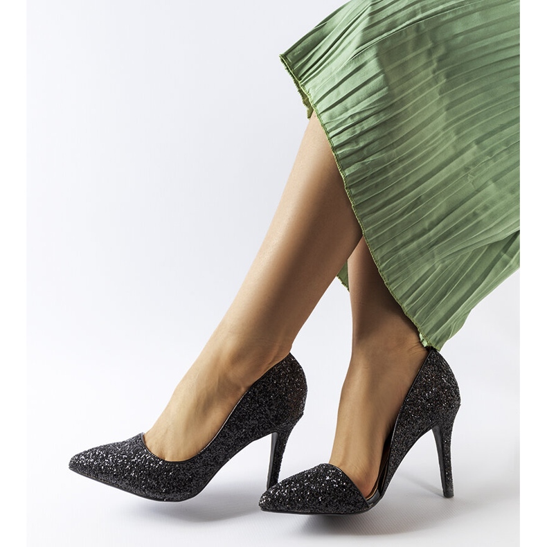 Arsenaultin mustat brokaatikengät 1