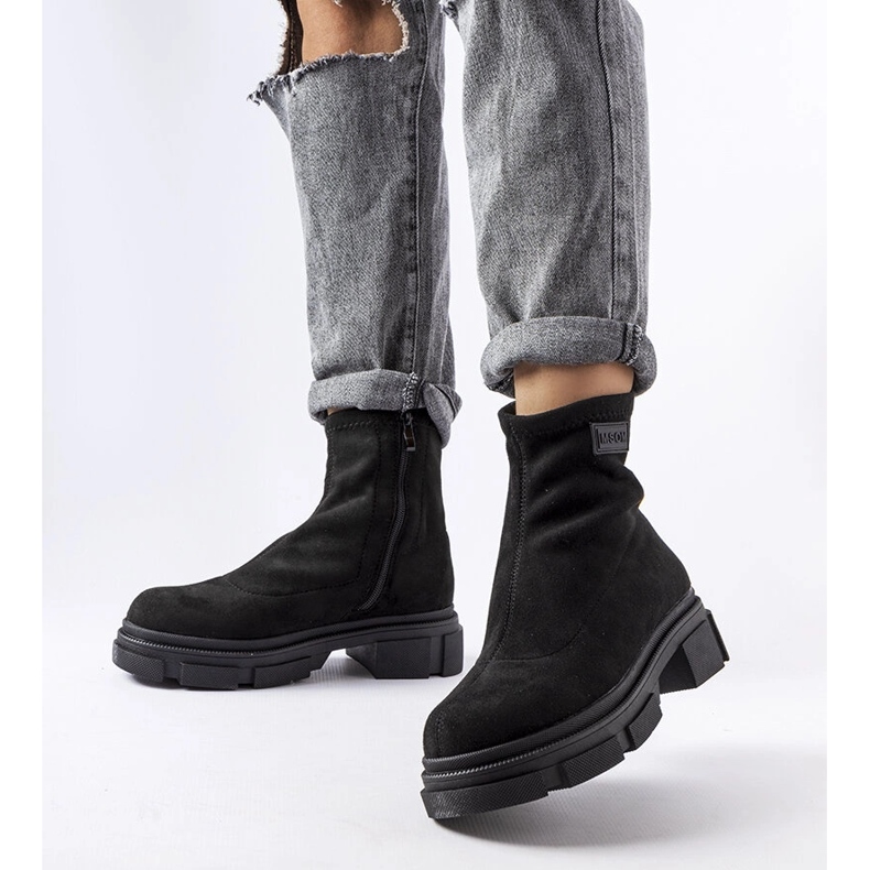 Ingen mustat eristetty mokkanahkasaappaat 1