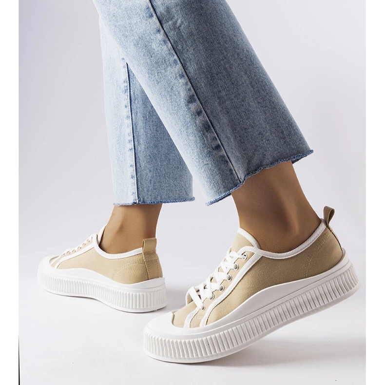 Alfianellon beigenväriset alustalenkkarit 1