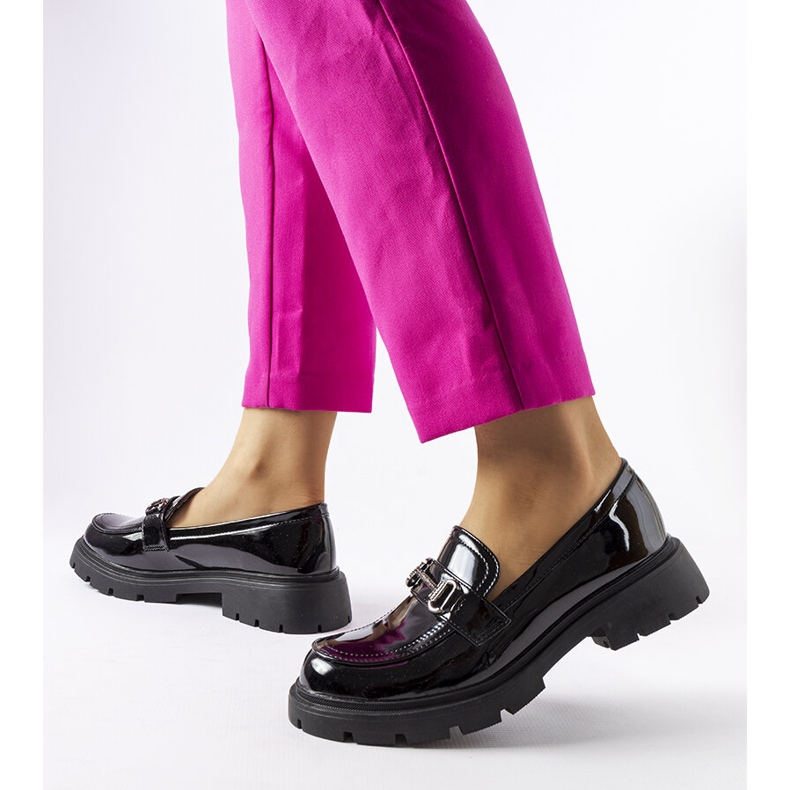 Inna Mustat patentoidut loaferit Cantú-strasseilla 1