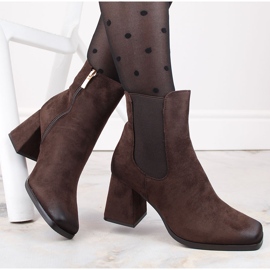 Naisten mokkanahka nilkkurit koristeellisella kantapäällä, ruskea, Potocki SZ12183 1