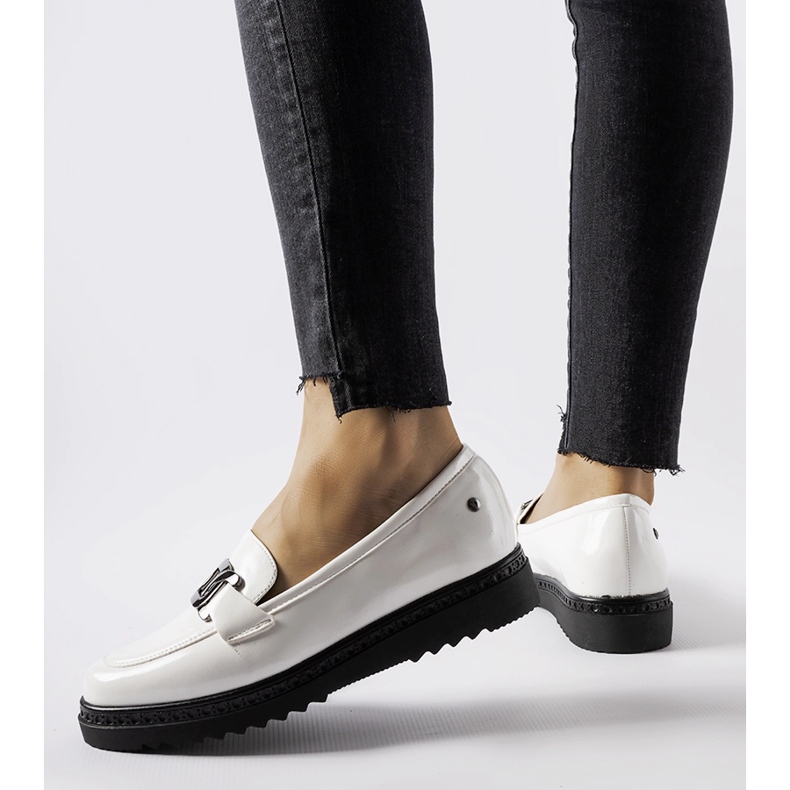 Inna Vincezan valkoiset patentoidut kiilat valkoinen 1