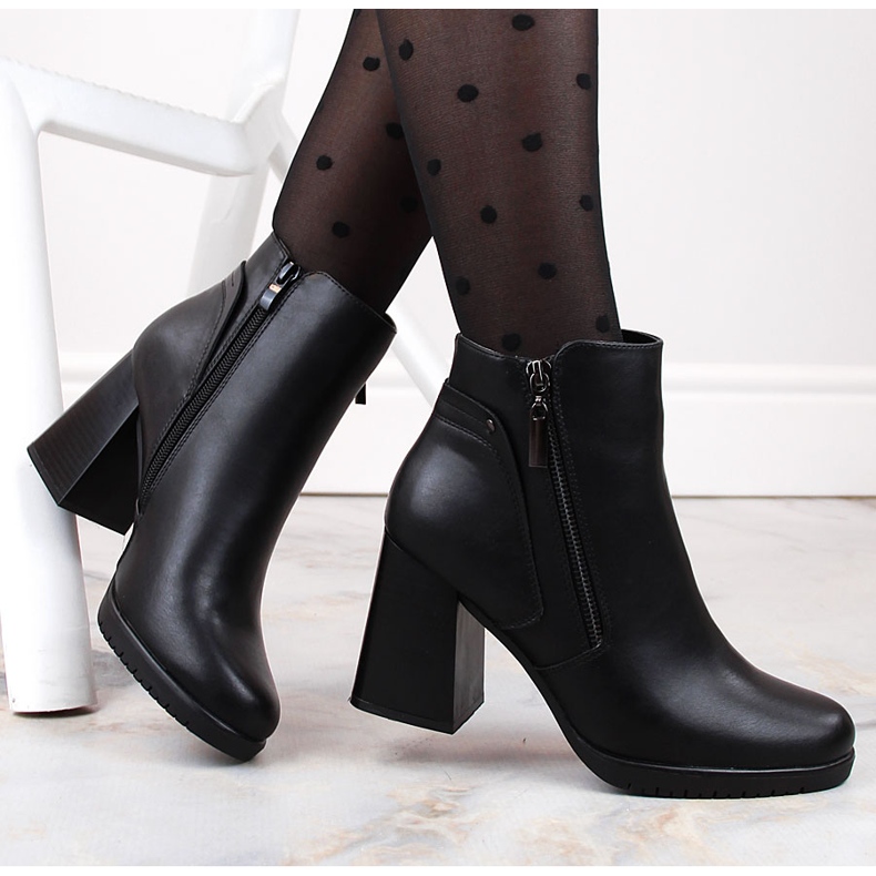 Naisten eristetyt mustat nilkkurit Sergio Leonelta BT323 1