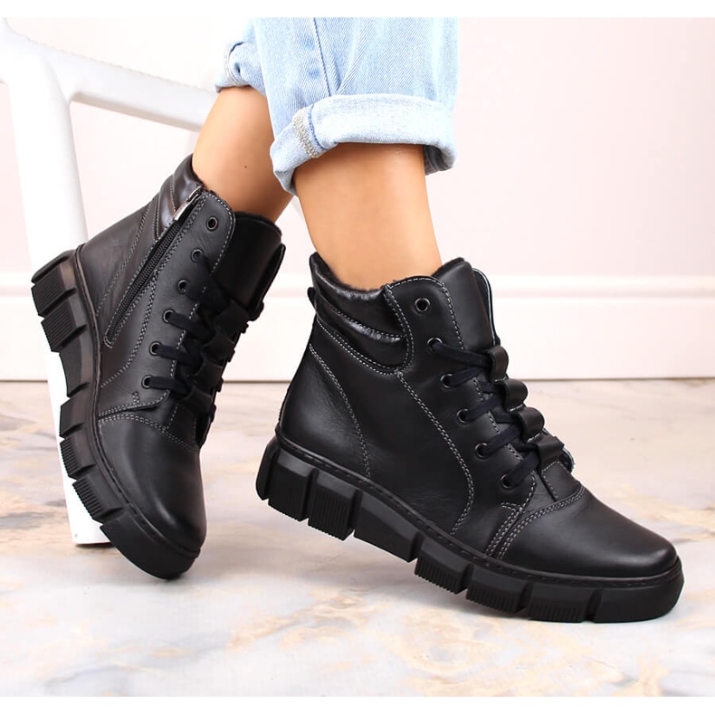 Mukavat naisten nahkaiset, eristetyt mustat saappaat Helios 562S 1