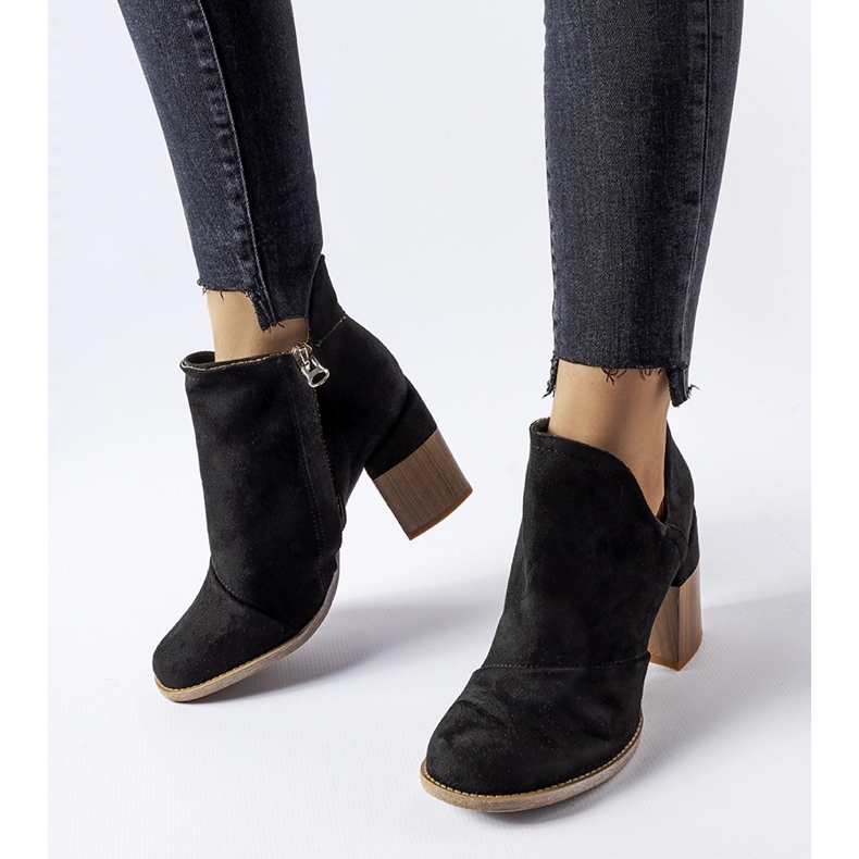 Artemisia mustat korkeakorkoiset nilkkurit 1