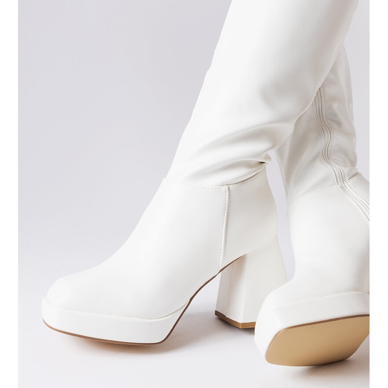 Villanovan valkoiset saappaat massiivisessa tolppassa valkoinen 1