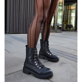 Inna Mustat klassiset eristetyt Concordia-nilkkurit 2