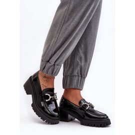 Naisten kiiltonahkaiset kengät massiivisilla korkokengillä, musta Lemmitty 2