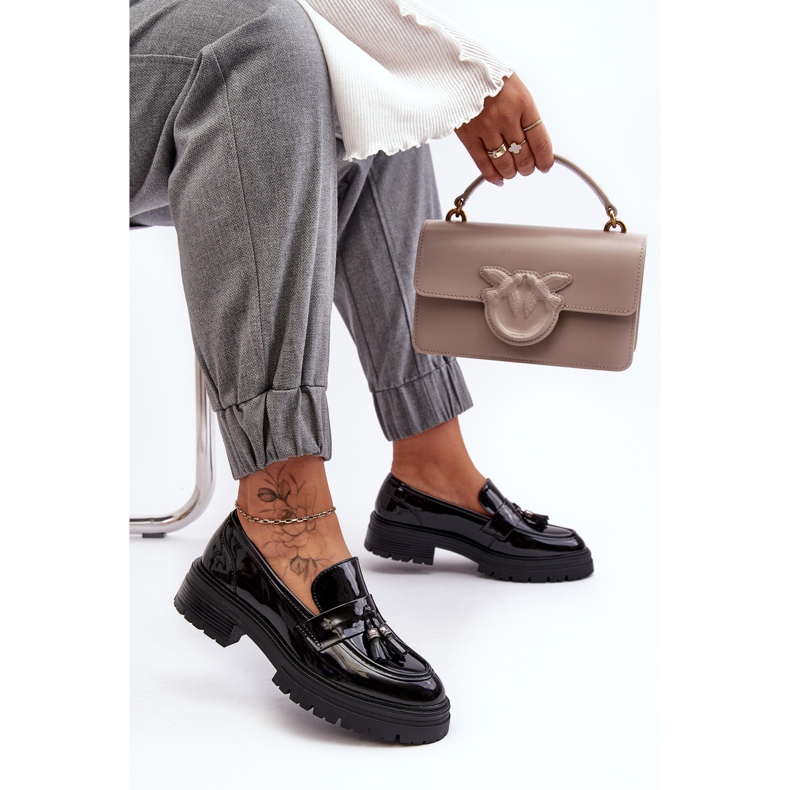 WD1 Kiiltonahkaiset hapsut, musta Velenase 2