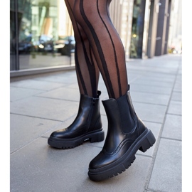 Mustat nilkkurit, joissa on Castella-ompeleet 2