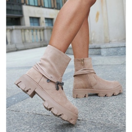 Geraldon beige-nilkkurit koristeellisella rannekorulla 1