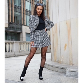 Mustat nilkkurit, jotka on koristeltu Agatino-zirkoneilla 1