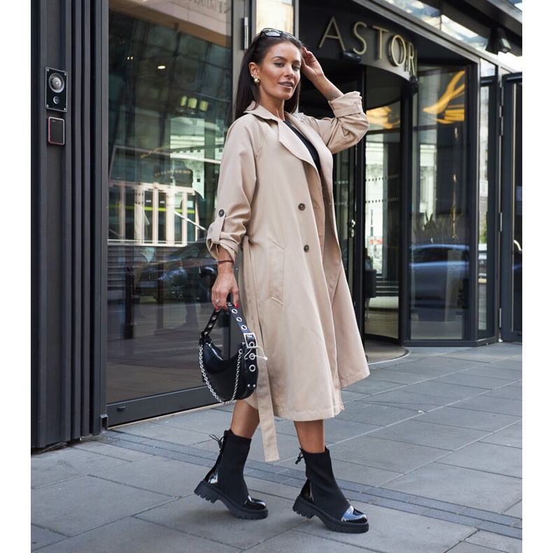 Inna Albertinan mustat patentoidut nilkkurit 1