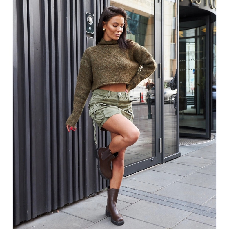 Ruskeat korkeat saappaat, joissa on Viccon strassit 1