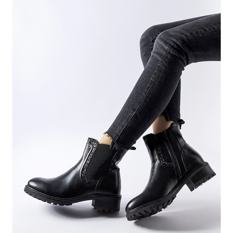 Mustat nilkkurit, koristeltu Emidio glitterillä 1