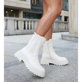 Kermanväriset nilkkurit Rinaldo-alustalla beige 2