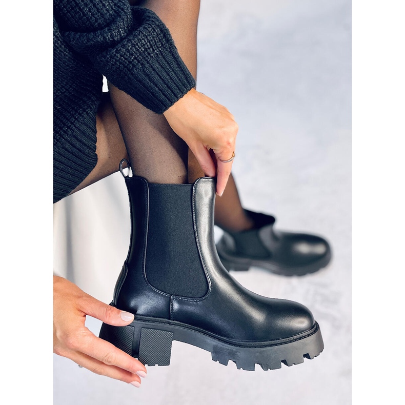 Rumer Blackin korkeat Chelsea-saappaat musta 1